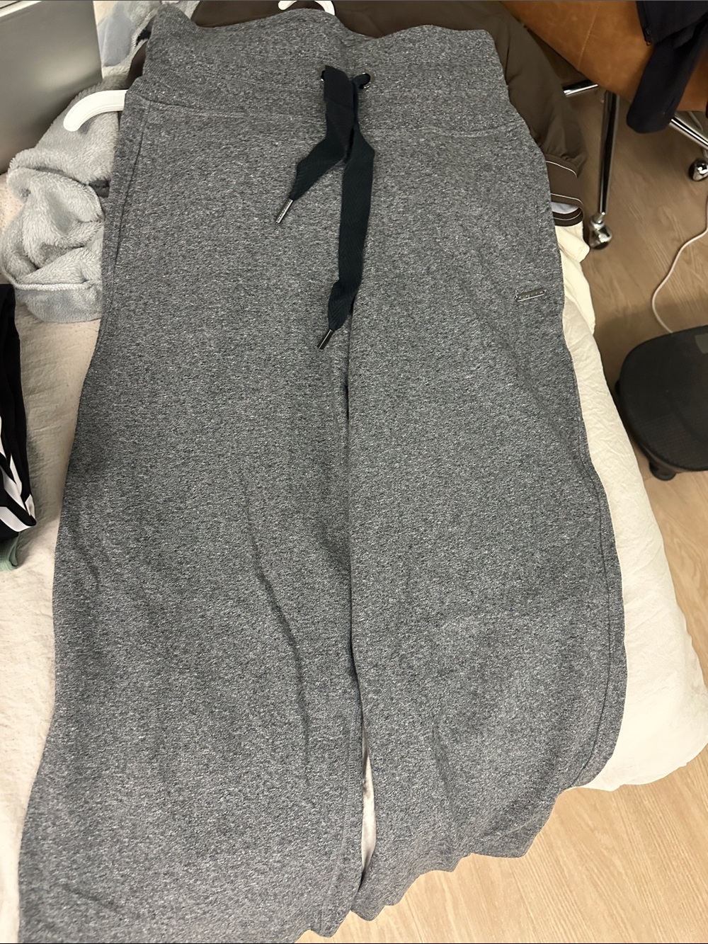 Donna Karan Men's Heather Gray Jogger Sweatpants with Black Drawstring